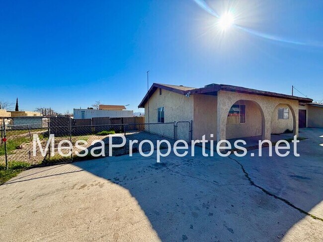 Building Photo - 16142 Orange St