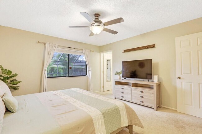 Building Photo - Port St Lucie Pool Home