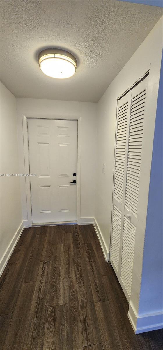 Building Photo - 9660 W Elm Ln