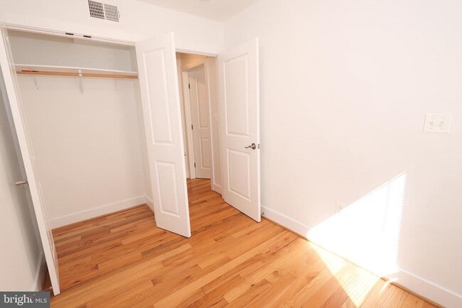 Building Photo - 4255 Eads St NE