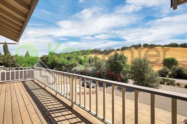 Building Photo - 3556 Mesa Verdes Dr