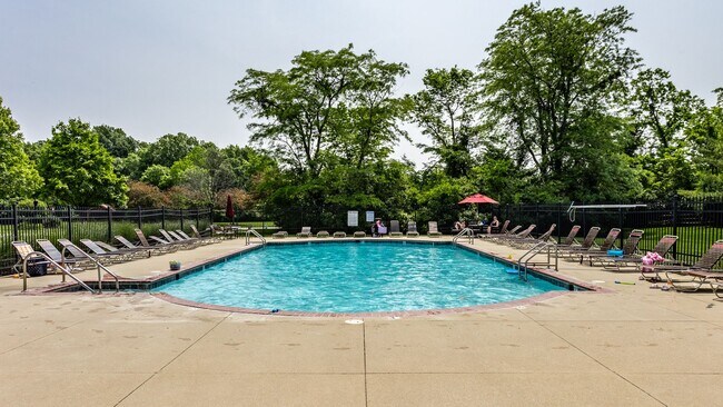 Building Photo - Spacious 5-Bed Home with In-Law Suite, Fin...