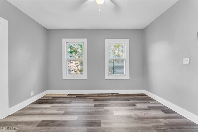 Building Photo - 2115 W 96th St