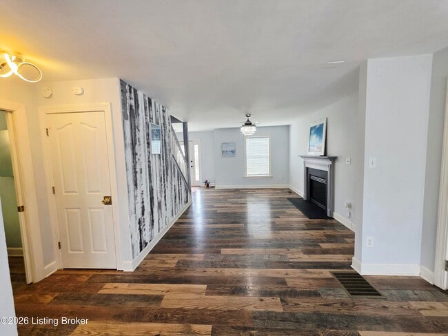 Building Photo - 11315 Top Walnut Loop