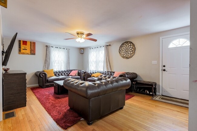 Building Photo - 348 Osgood St