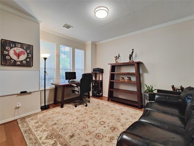 Building Photo - 2418 Devonshire Dr