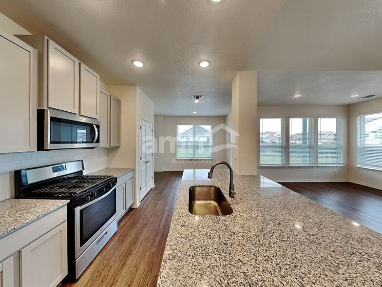 Building Photo - 2735 Geronimo Creek