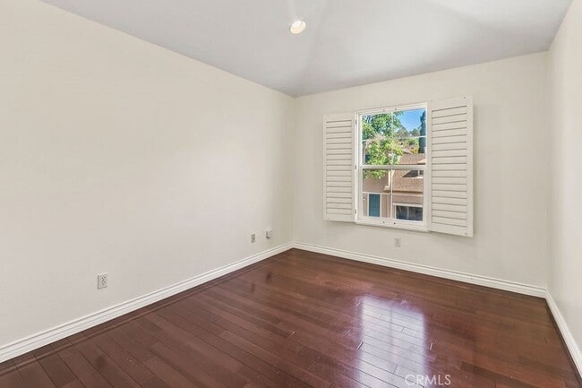 Building Photo - 3 Amesbury Ct