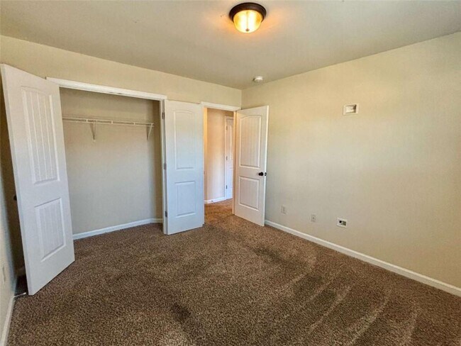 Building Photo - 2723 Morgan Glen Rd NE