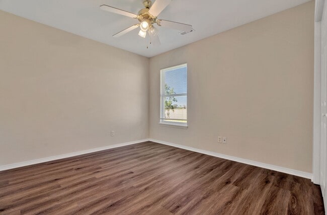 Building Photo - Beautiful 4-bedroom 2 bath Home in Bentonville!