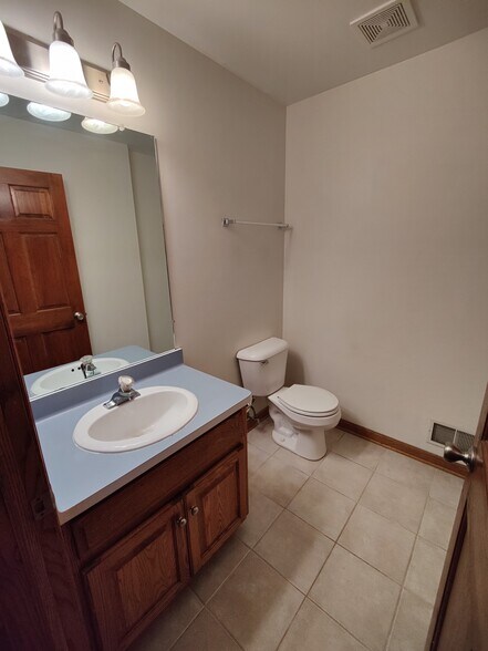 Main Floor Half-Bath - 120 Hilly Oak Dr