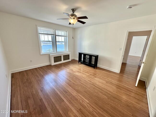 Building Photo - 500 Deal Lake Dr