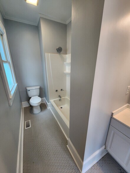 Primary bathroom - 1610 Lowder St