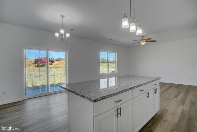 Building Photo - 301 Grandview Ave