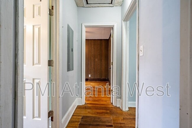 Building Photo - 2990 Jonquil Dr