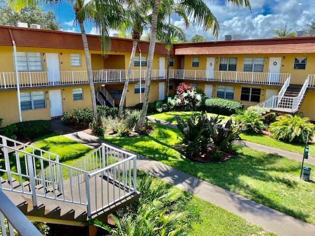 Primary Photo - 240 Croton Ave