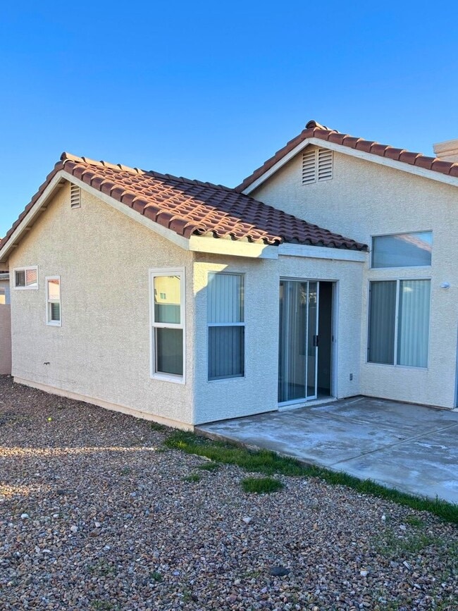 Building Photo - MOVE-IN READY 3BR/2BA SINGLE FAMILY HOME IN LAS VEGAS