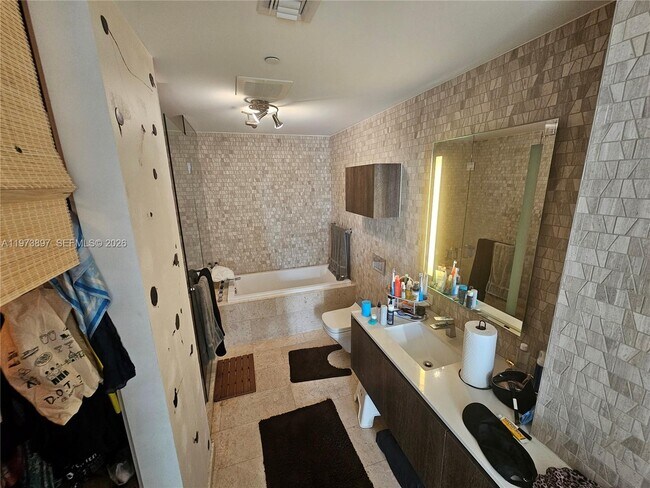 Building Photo - 68 SE 6th St