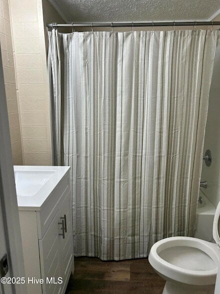 Building Photo - 178 Rosalyn Rd