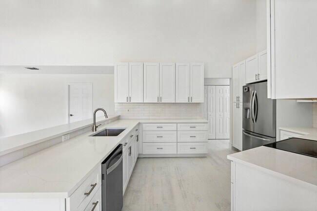 Building Photo - 20321 Hacienda Ct