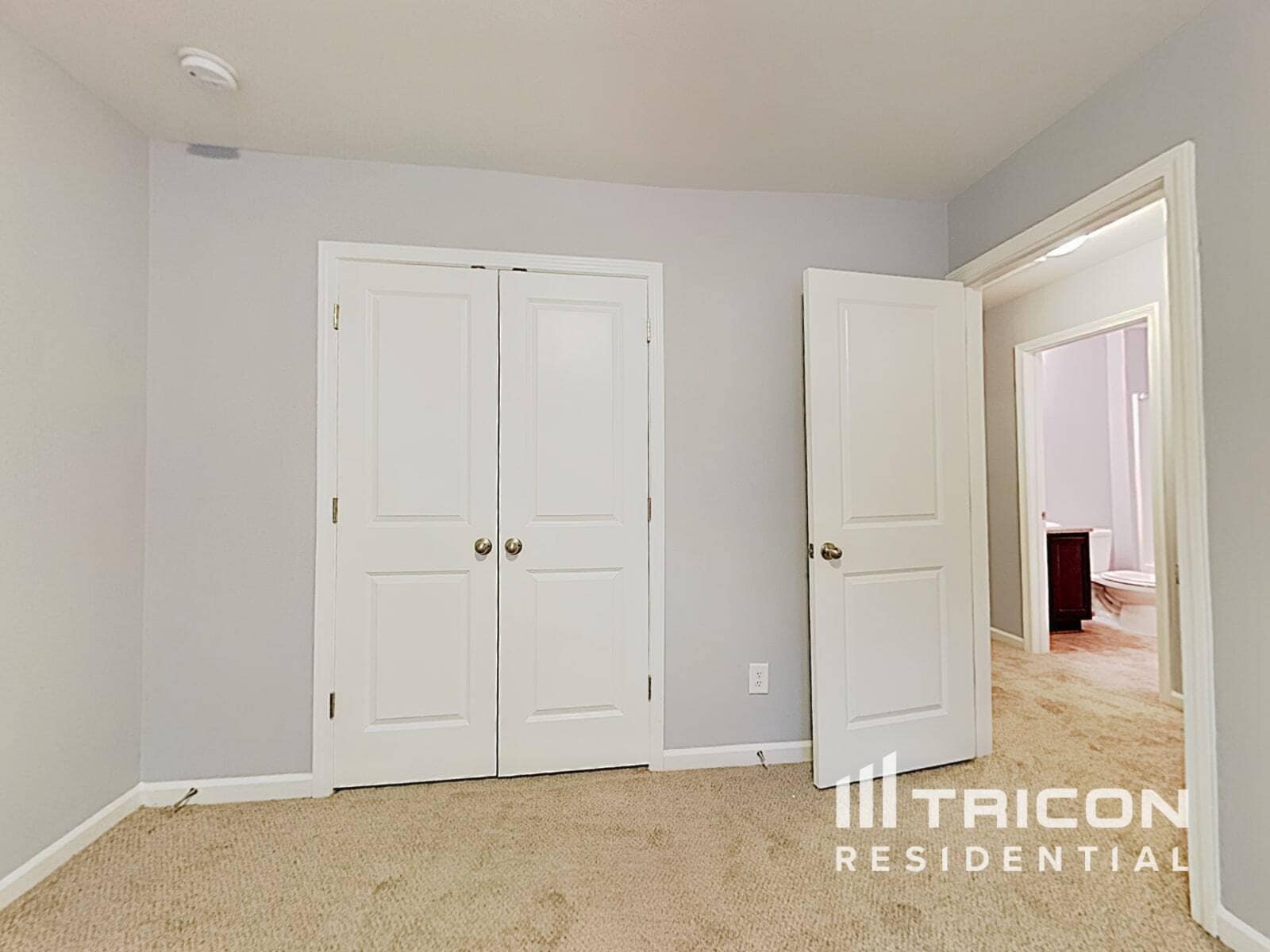 Building Photo - 3323 Lowland Dr