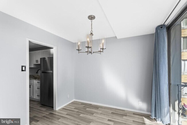 Building Photo - 301 N Beauregard St