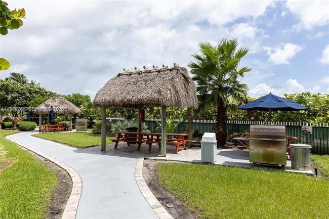 Building Photo - 6423 Collins Ave