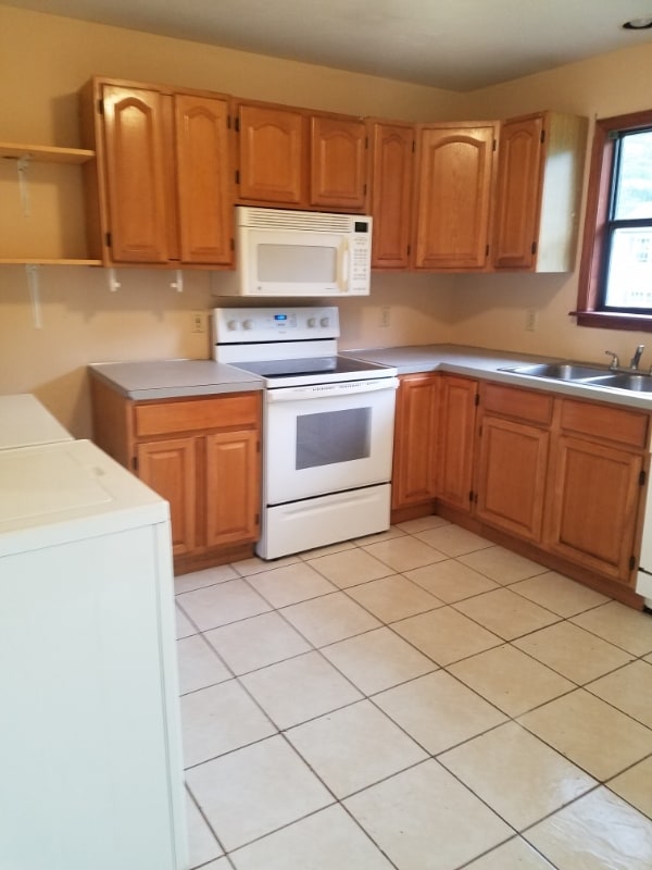 Building Photo - 1546 Black Birch Way