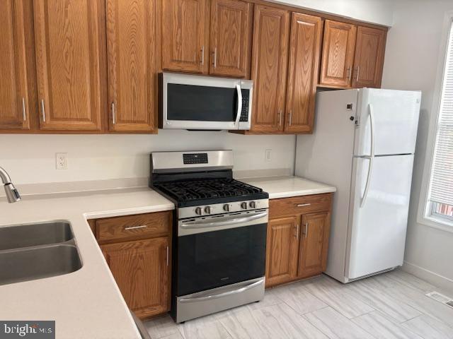 Building Photo - 12947 Taxi Dr