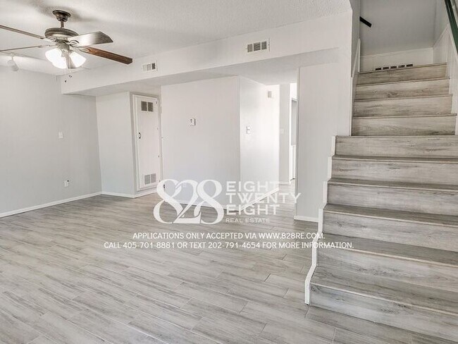 Building Photo - *AVAILABLE NOW!* Spacious 3 Bed/2.5 Bath Condo in East Norman!