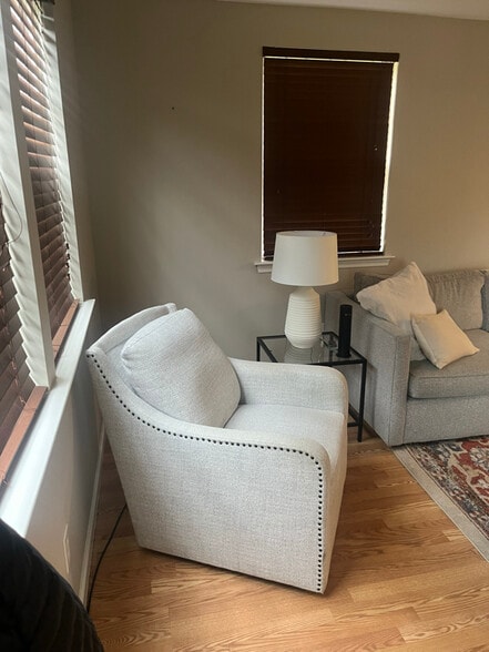 Building Photo - 421 Atherton St