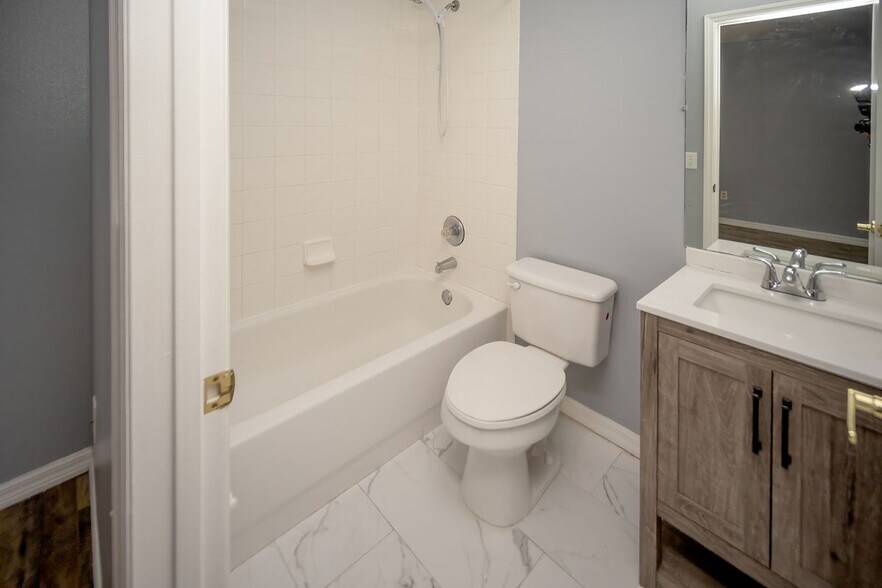 Building Photo - 564 Orchid Dr