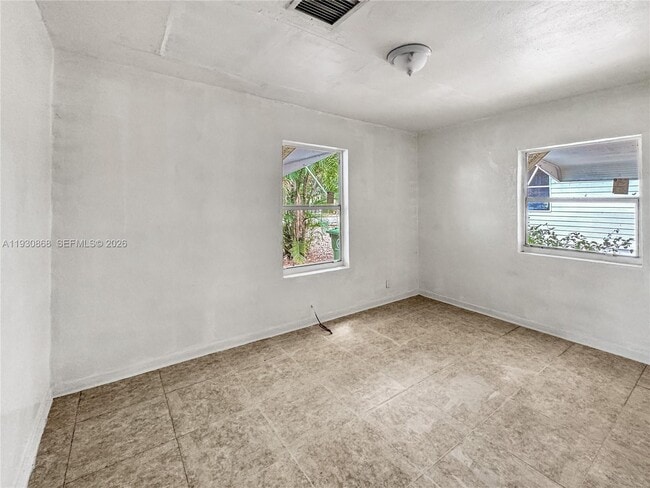 Building Photo - 1269 SW 25th Ave