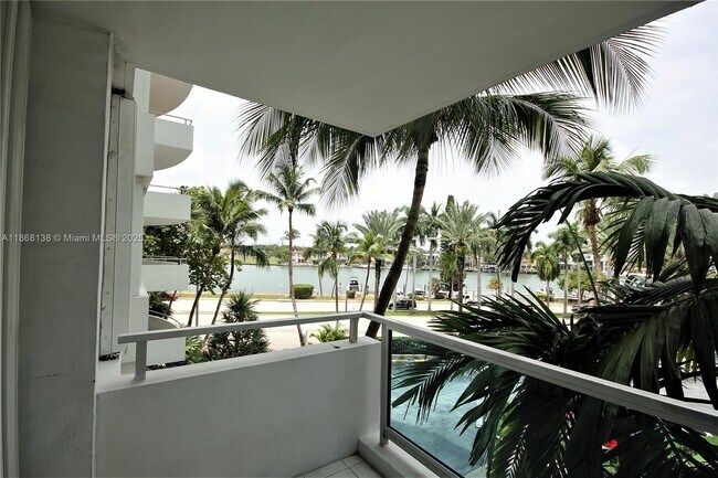 Building Photo - 5151 Collins Ave
