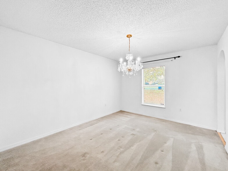 Building Photo - 1035 Ronlin St