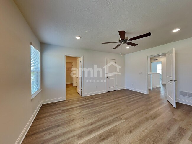Building Photo - 1373 Pk Pl S