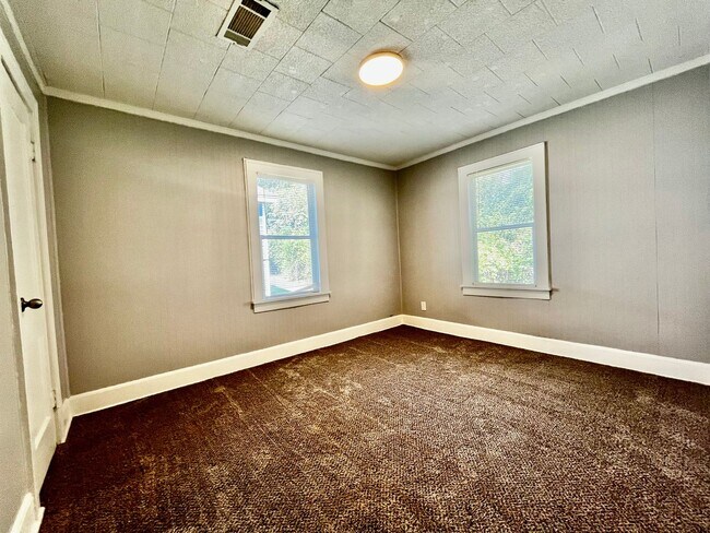 Building Photo - 1420 Greenwood Ave