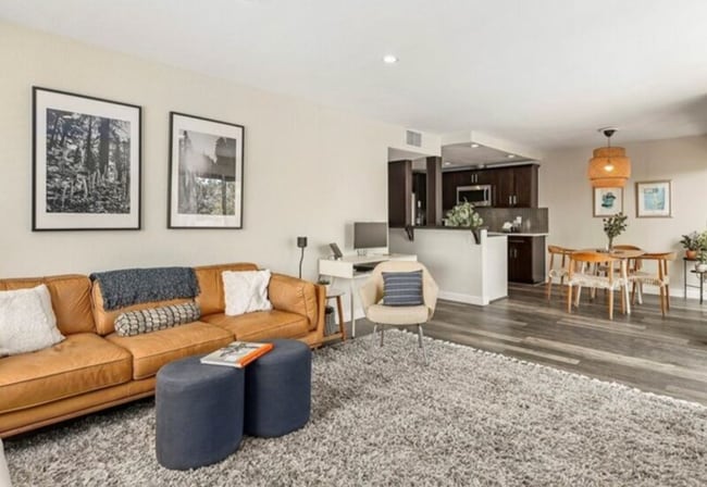 Building Photo - 2135 E 4th St