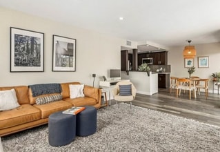 Building Photo - 2135 E 4th St