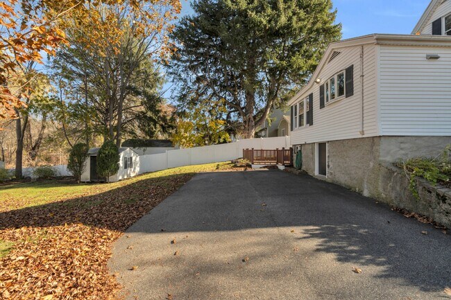 Building Photo - 2 Bellevue Ave