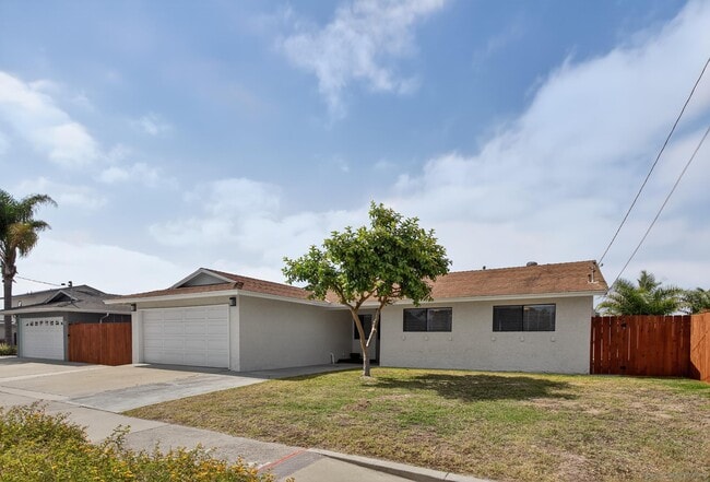 Building Photo - 3907 Genine Dr