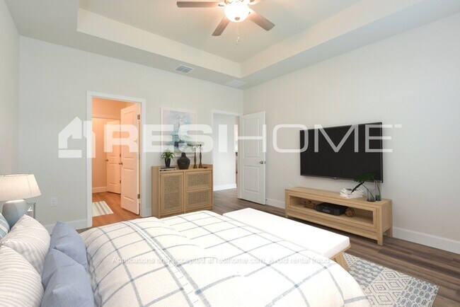 Building Photo - 5243 Inglewood Dr