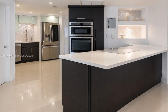 Building Photo - 825 Brickell Bay Dr
