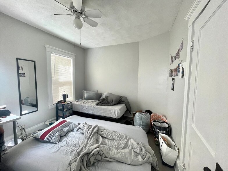 Building Photo - 38 George St