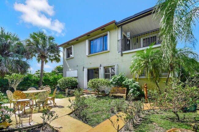 Building Photo - 124 S Palmway