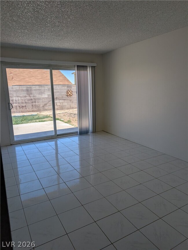 Building Photo - 4424 Honeycomb Dr