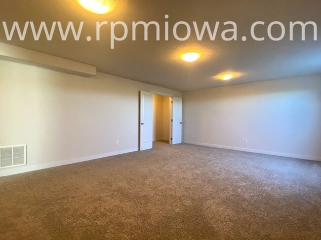Building Photo - NEAR ABBIE GROVE ELEMENTARY!! 4 Bedroom, 3 Bath Home in Ankeny