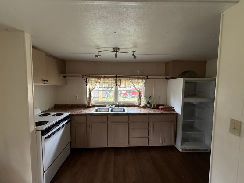 Building Photo - 2100 Roach St