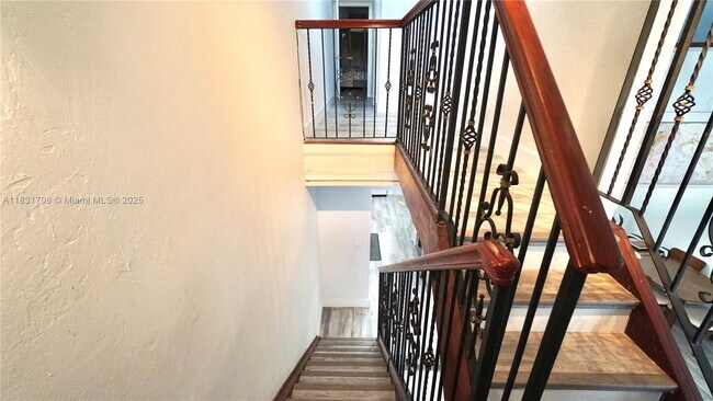 Building Photo - 741 E Coco Plum Cir