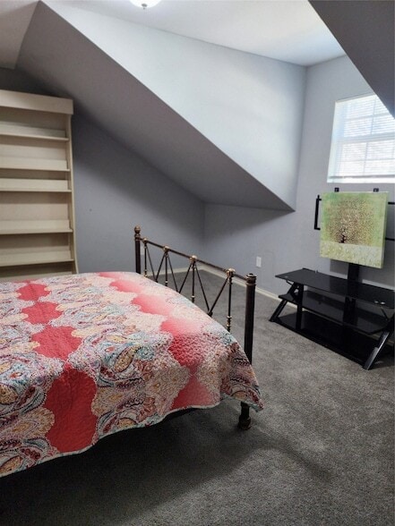 Building Photo - 25032 Thrushwood Ln